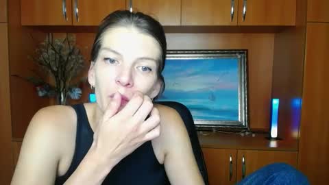 Snapshot of vanrey_ chatting on 09-23-25, 06:27 Vanessa online show from 09-23-25, 06:27