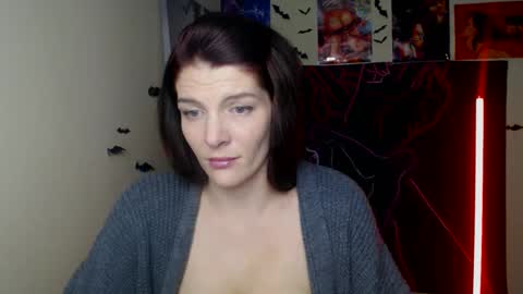 Snapshot of vanrey_ chatting on 11-29-25, 06:00 Vanessa online show from 11-29-25, 06:00