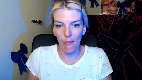 Snapshot of vanrey_ chatting on 07-12-26, 06:48 Vanessa online show from 07-12-26, 06:48