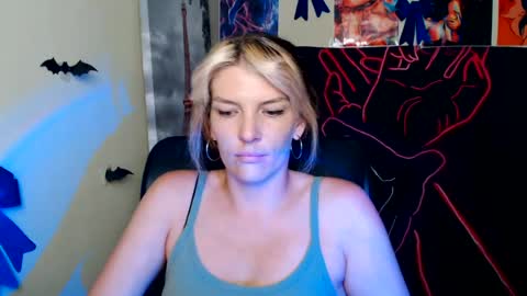 Snapshot of vanrey_ chatting on 07-17-26, 07:04 Vanessa online show from 07-17-26, 07:04
