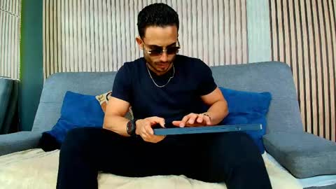 Vans Ross online show from 04-20-26, 07:26