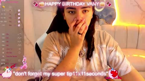 Snapshot of vany_lu_tx chatting on 11-22-25, 04:17 Live 800am 200pm COLOMBIAN HOUR online show from 11-22-25, 04:17