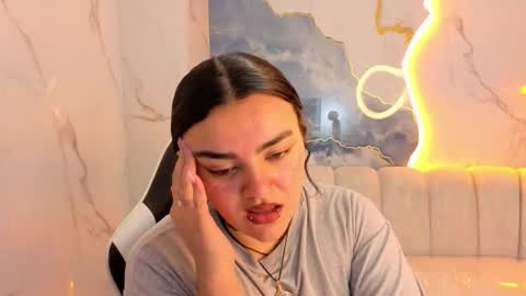 Snapshot of vany_lu_tx chatting on 12-03-25, 05:00 Live 800am 200pm COLOMBIAN HOUR online show from 12-03-25, 05:00