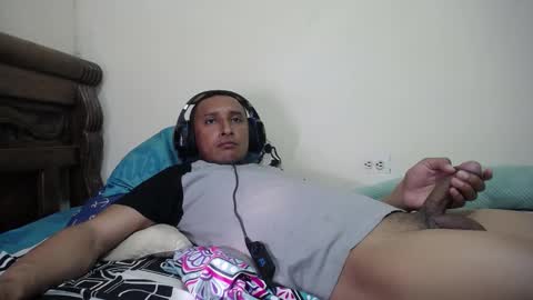 Snapshot of varmico chatting on 12-16-25, 04:56 Harold online show from 12-16-25, 04:56