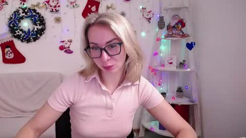 Snapshot of vasilisasii chatting on 12-23-24, 12:19 Vasilisa online show from 12-23-24, 12:19