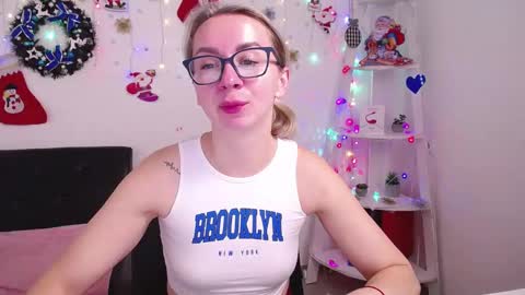 Snapshot of vasilisasii chatting on 12-28-24, 06:49 Vasilisa online show from 12-28-24, 06:49