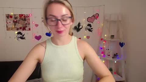 Snapshot of vasilisasii chatting on 01-17-25, 12:21 Vasilisa online show from 01-17-25, 12:21