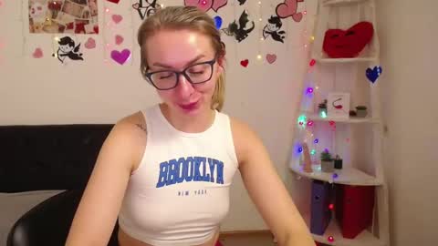 Snapshot of vasilisasii chatting on 03-07-25, 05:17 Vasilisa online show from 03-07-25, 05:17