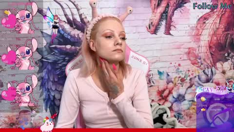 Snapshot of vasya_sylvia chatting on 12-04-24, 12:03 Vasya Sylvia online show from 12-04-24, 12:03