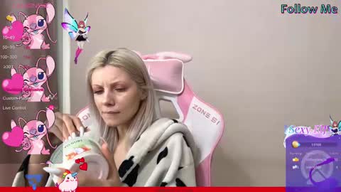 Snapshot of vasya_sylvia chatting on 02-13-25, 12:43 Vasya Sylvia online show from 02-13-25, 12:43