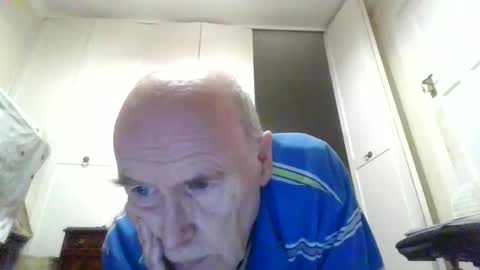 vaughan1010 online show from 12-15-25, 08:13