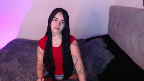 Snapshot of vayolett_bass chatting on 12-18-24, 02:42 Vayolett Bass online show from 12-18-24, 02:42