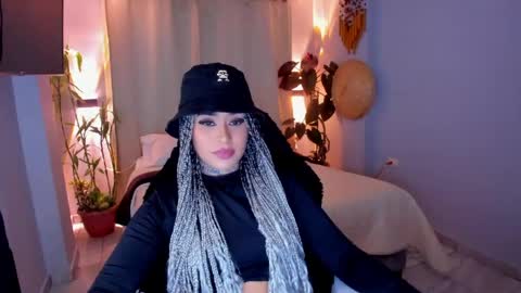 Snapshot of vayolett_bass chatting on 05-08-26, 06:41 Vayolett Bass online show from 05-08-26, 06:41