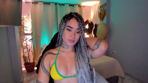 Snapshot of vayolett_bass chatting on 06-01-26, 07:43 Vayolett Bass online show from 06-01-26, 07:43
