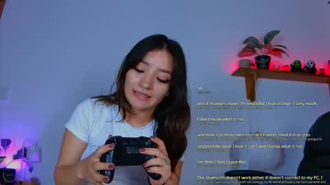 Snapshot of vayolett_dakotta chatting on 10-10-25, 01:48 Vayolett online show from 10-10-25, 01:48