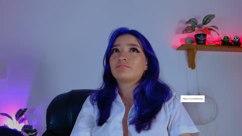 Snapshot of vayolett_dakotta chatting on 10-21-25, 02:34 Vayolett online show from 10-21-25, 02:34