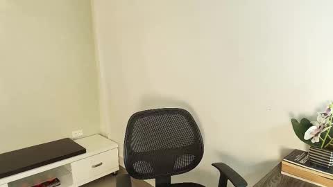 Victoria online show from 10-11-25, 11:09