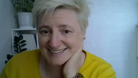 Snapshot of vea_motty chatting on 06-18-26, 11:03 vea_motty online show from 06-18-26, 11:03