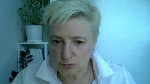 Snapshot of vea_motty chatting on 06-19-26, 02:43 vea_motty online show from 06-19-26, 02:43