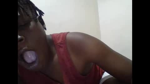 Vee tommy online show from 04-29-26, 01:10