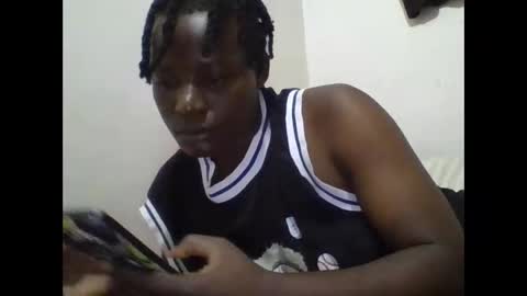 Snapshot of vee_tommy chatting on 05-23-26, 06:34 Vee tommy online show from 05-23-26, 06:34