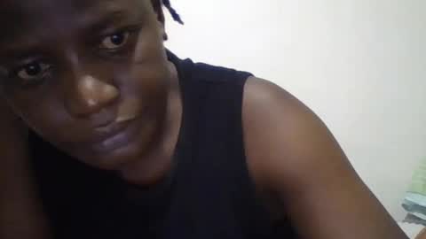Snapshot of vee_tommy chatting on 06-21-26, 01:41 Vee tommy online show from 06-21-26, 01:41