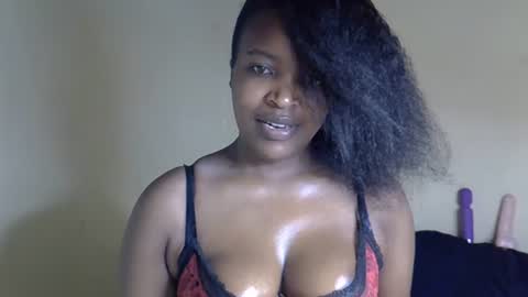 Snapshot of veesazii chatting on 05-14-26, 04:19 veesazii online show from 05-14-26, 04:19