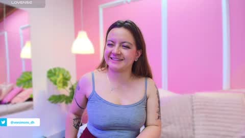 Vee Simons online show from 01-09-25, 08:03