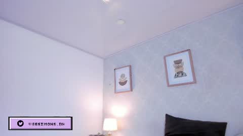 Snapshot of veesimons_dh chatting on 07-11-26, 07:38 Vee Simons online show from 07-11-26, 07:38