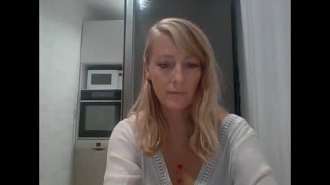 Snapshot of veessa chatting on 10-04-25, 04:16 Veessa online show from 10-04-25, 04:16