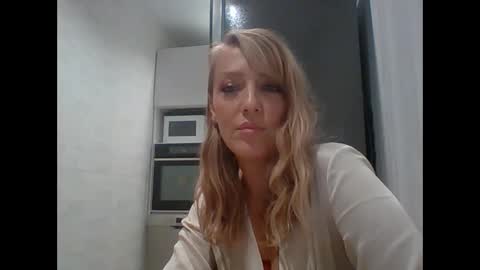 Snapshot of veessa chatting on 11-12-25, 05:35 Veessa online show from 11-12-25, 05:35