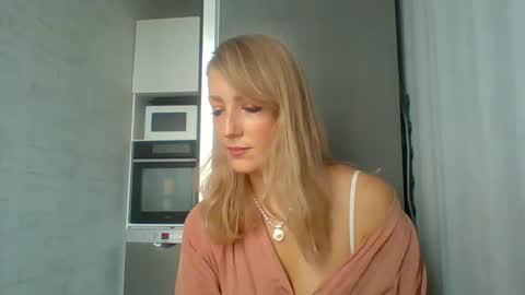 Snapshot of veessa chatting on 11-14-25, 11:09 Veessa online show from 11-14-25, 11:09