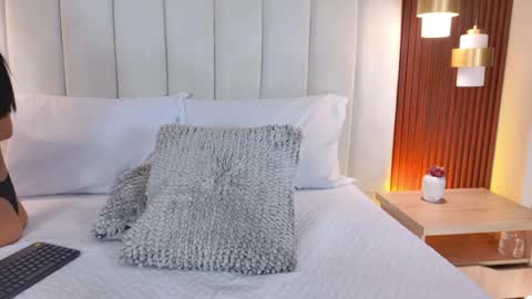 Mia brando online show from 04-11-26, 08:46