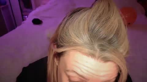 Snapshot of vegas_danielle chatting on 10-14-25, 06:14 Vegas Dani online show from 10-14-25, 06:14