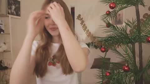 Snapshot of vegas_v chatting on 12-18-25, 01:17 Maria online show from 12-18-25, 01:17