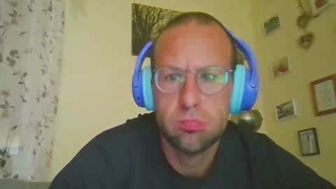 Snapshot of vegeta09021982 chatting on 07-20-26, 11:40 vegeta09021982 online show from 07-20-26, 11:40