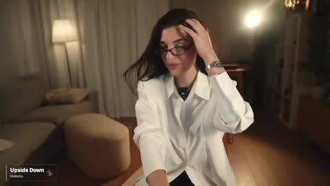 Snapshot of velavelle chatting on 08-05-26, 08:33 Try to unlock online show from 08-05-26, 08:33
