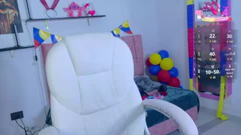 Snapshot of velinahoneyy chatting on 07-10-26, 12:41 velinahoneyy online show from 07-10-26, 12:41