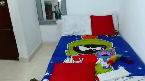 velk_hot1 online show from 11-21-25, 09:35