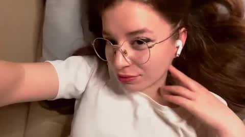 Snapshot of vellarecupero chatting on 09-09-25, 10:42 Sana online show from 09-09-25, 10:42