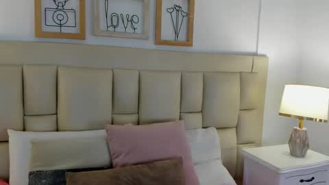 Velora online show from 10-19-25, 03:40