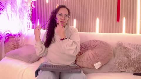 Emma Curly online show from 05-23-26, 12:20