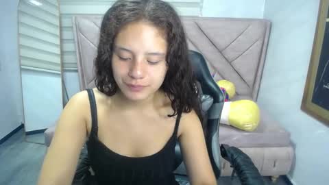 Snapshot of velvet_moon_v chatting on 09-10-25, 01:11 velvet_moon_v online show from 09-10-25, 01:11