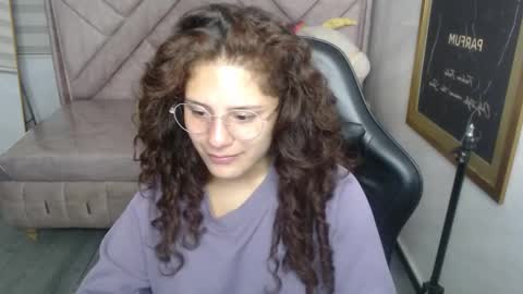 Snapshot of velvet_moon_v chatting on 11-24-25, 01:22 velvet_moon_v online show from 11-24-25, 01:22