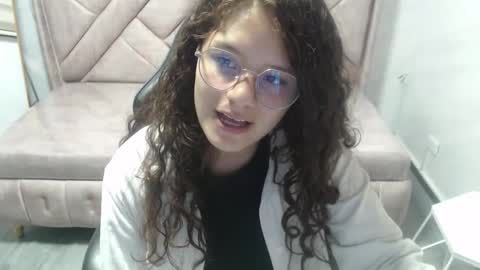 velvet_moon_v online show from 02-03-26, 07:41