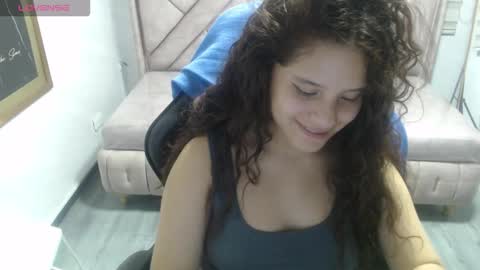 velvet_moon_v online show from 02-12-26, 07:53