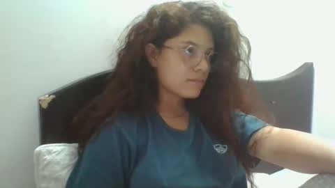 velvet_moon_v online show from 04-15-26, 08:09