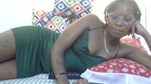 Snapshot of velvet_temptress chatting on 01-04-25, 10:38 velvet online show from 01-04-25, 10:38