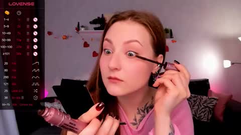 Snapshot of velvetcherry_ chatting on 11-07-25, 08:47 Mia online show from 11-07-25, 08:47