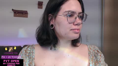 Snapshot of velvetcrystal chatting on 05-03-26, 01:11 Crystal PVT OPEN online show from 05-03-26, 01:11